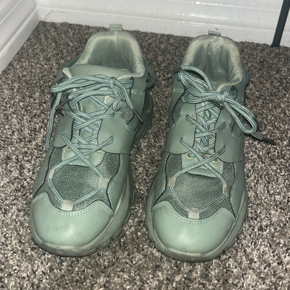 Fashion Nova Sneakers
